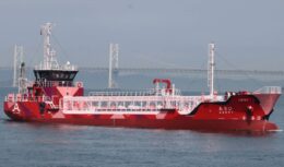navio - tanque - petroleiro - navio movido a energia elétrica - Asahi