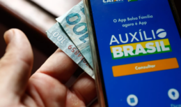 pagamento do auxilio Brasil poderá ser feito a trabalhadores com carteira assinada desde que se enquadrem nas regras
