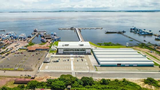 After the completion of the infrastructure works with an investment of R$ 74 million made by the government of Pará, the Santarém terminal is now able to serve large vessels for the transport of cargo and passengers
