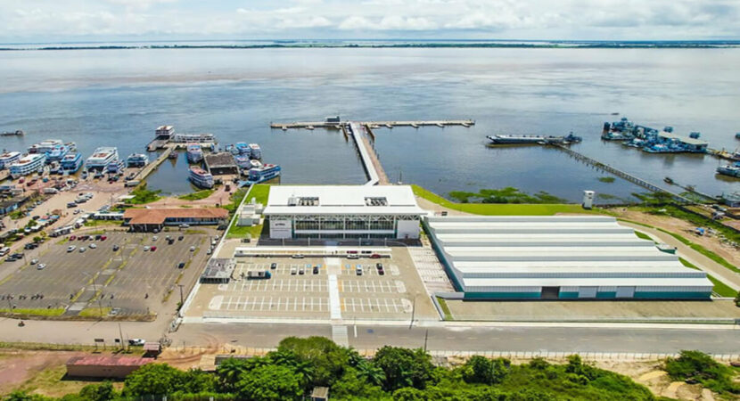 Após a finalização das obras de infraestrutura com investimento de R$ 74 milhões realizado pelo governo do Pará, o terminal de Santarém consegue agora atender grandes embarcações para o transporte de cargas e passageiros