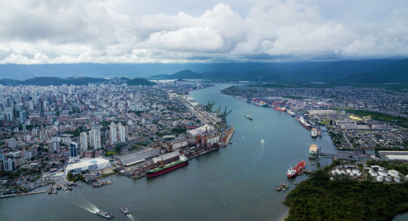 The Ministry of Infrastructure commented on the upcoming infrastructure works that the Port of Santos will receive and highlighted that, with the investment, the complex will have more expansion in exports and a high reduction in operating costs