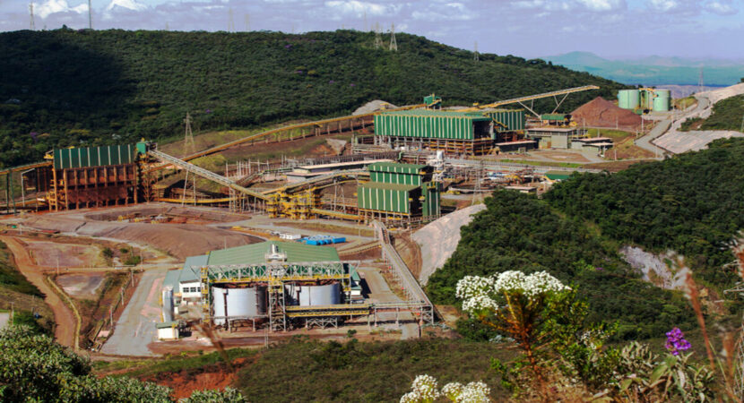 Toda a cadeia produtiva do minério de ferro agora conta com uma tecnologia de automação que tornou as operações da Samarco na mineração muito mais eficientes e rápidas, reduzindo drasticamente o tempo para a realização desse processo