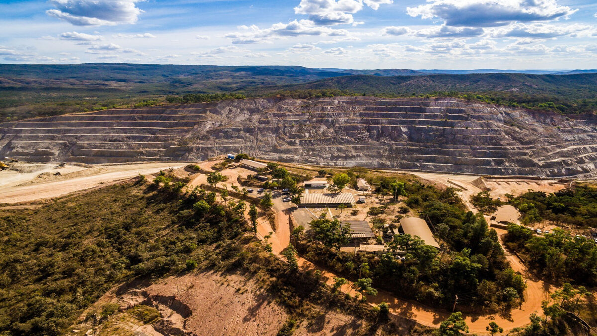 With no deadline for the works to raise the dam of the MRDM mining project, Equinox Gold announced the provisional suspension of gold exploration at the site, as it needs to guarantee the safety of operations in the region.