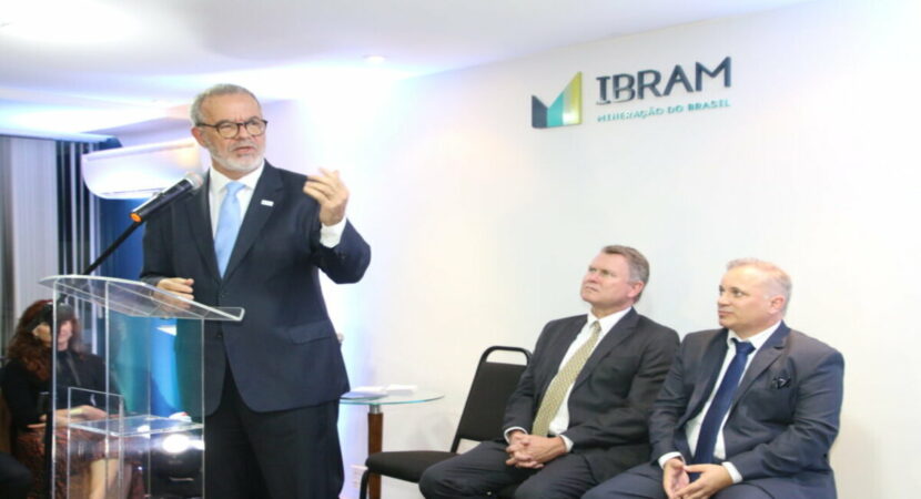 Raul Jungmann, o novo presidente do Ibram, afirmou que a mineração brasileira será expandida com foco na sustentabilidade e na adoção de práticas ESG durante a produção, como forma de garantir um crescimento ainda mais responsável no Brasil