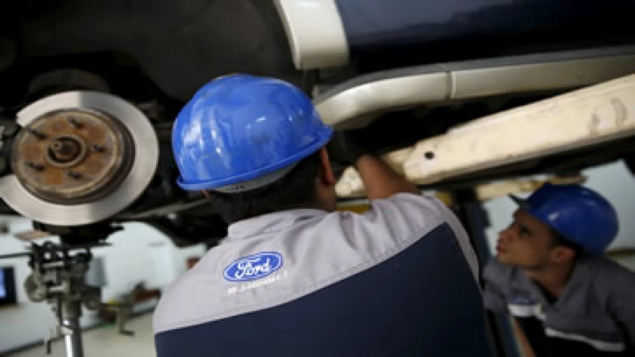 FORD - production - axle - electrics - jobs - SUV - engine - price