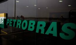 Após os cortes no fornecimento de gás natural da boliviana YPFB à estatal brasileira Petrobras, a companhia divulgou uma nota afirmando que tomará as medidas necessárias para o cumprimento do contrato como previsto no acordo inicial