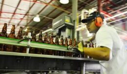 Ambev investe R$ 870 milhões para construir a maior fábrica de vidros sustentáveis do País