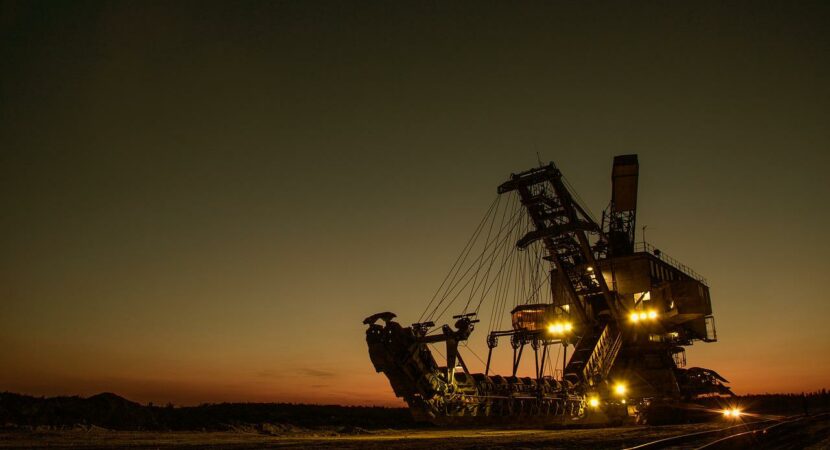 A empresa de mineração e metalurgia CBMM anunciou um investimento total de R$ 1,2 bilhão para o seu mais novo projeto em Araxá, Minas Gerais, a construção de uma fábrica de beneficiamento de nióbio para expandir a exploração do minério na região. 