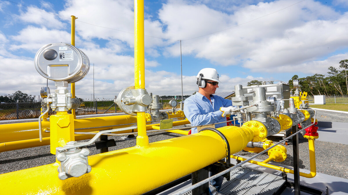Com a queda no abastecimento de gás natural boliviano à Petrobras, a Compagas agora busca novas alternativas à estatal brasileira e fechou contrato para o fornecimento do combustível com as companhias brasileiras Tradener e Gas Bridge. 