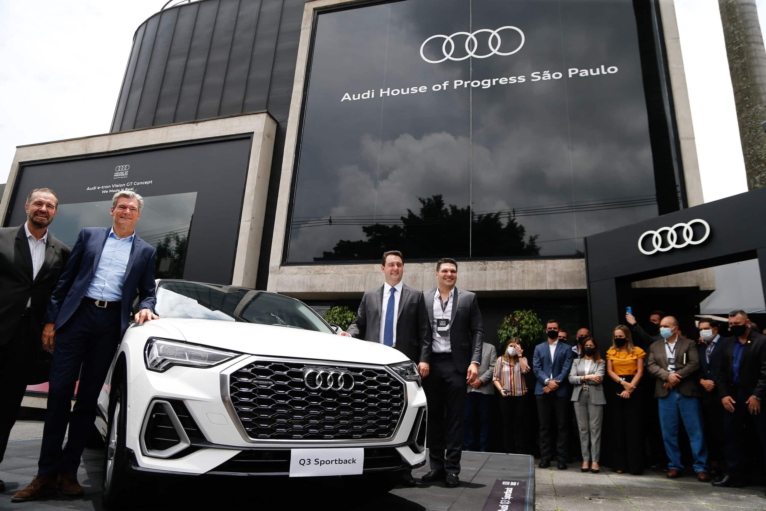 Multinacional Audi anuncia investimento de R$ 100 milhões para retomar produção em sua fábrica no Paraná e produzir 4 mil veículos por ano