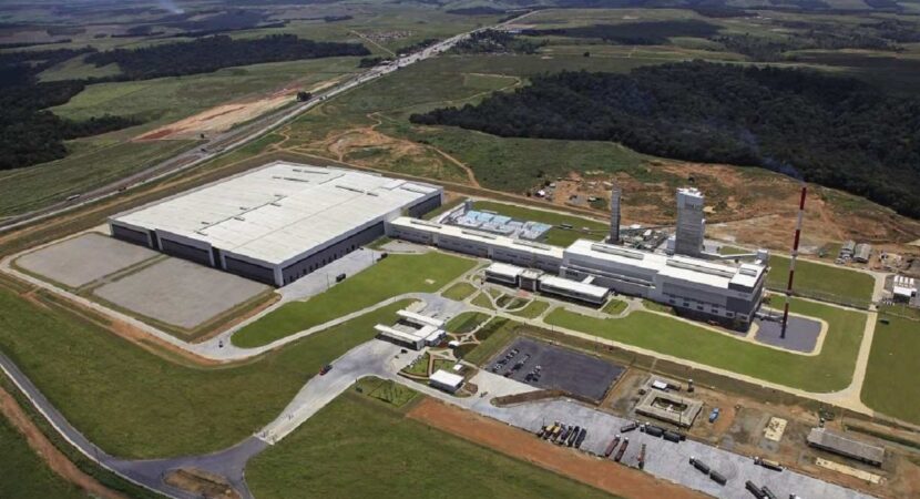 Nova fábrica Vivix fará Brasil entrar no segmento de vidros para painéis solares e promete gerar 4 mil empregos