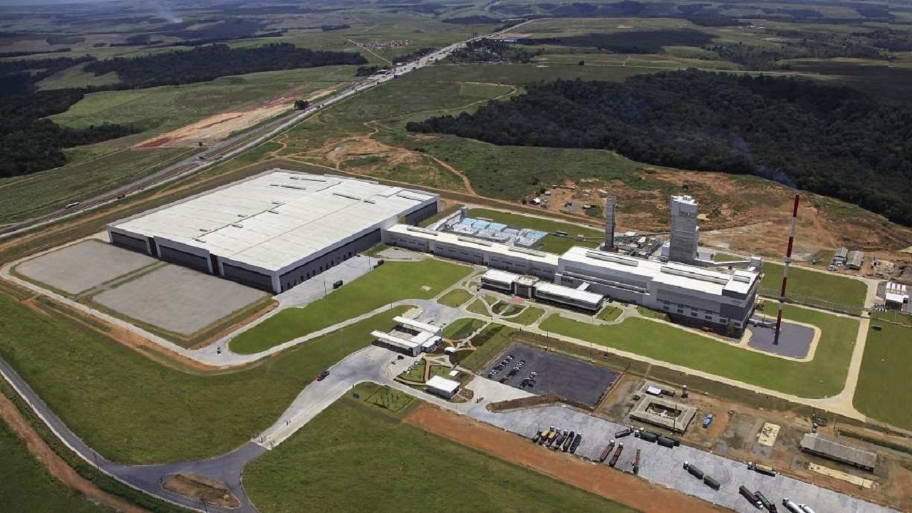 Nova fábrica Vivix fará Brasil entrar no segmento de vidros para painéis solares e promete gerar 4 mil empregos