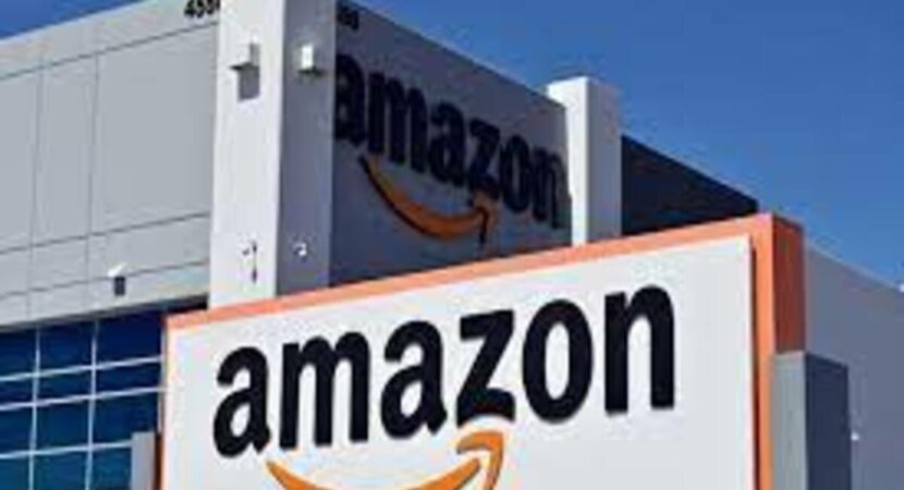 Amazon tem mais de 95 mil vagas de emprego Home Office e presencial! É isso mesmo! As áreas são marketing, operador de máquinas, tecnologia, administração e várias outras. Saiba como se candidatar, locais e vantagens - Canva