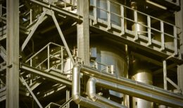 ArcelorMittal e RWE fecham parceria para desenvolver parques eólicos offshore com hidrogênio verde na siderúrgica para produzir aço com baixa emissão de CO2 - Canva