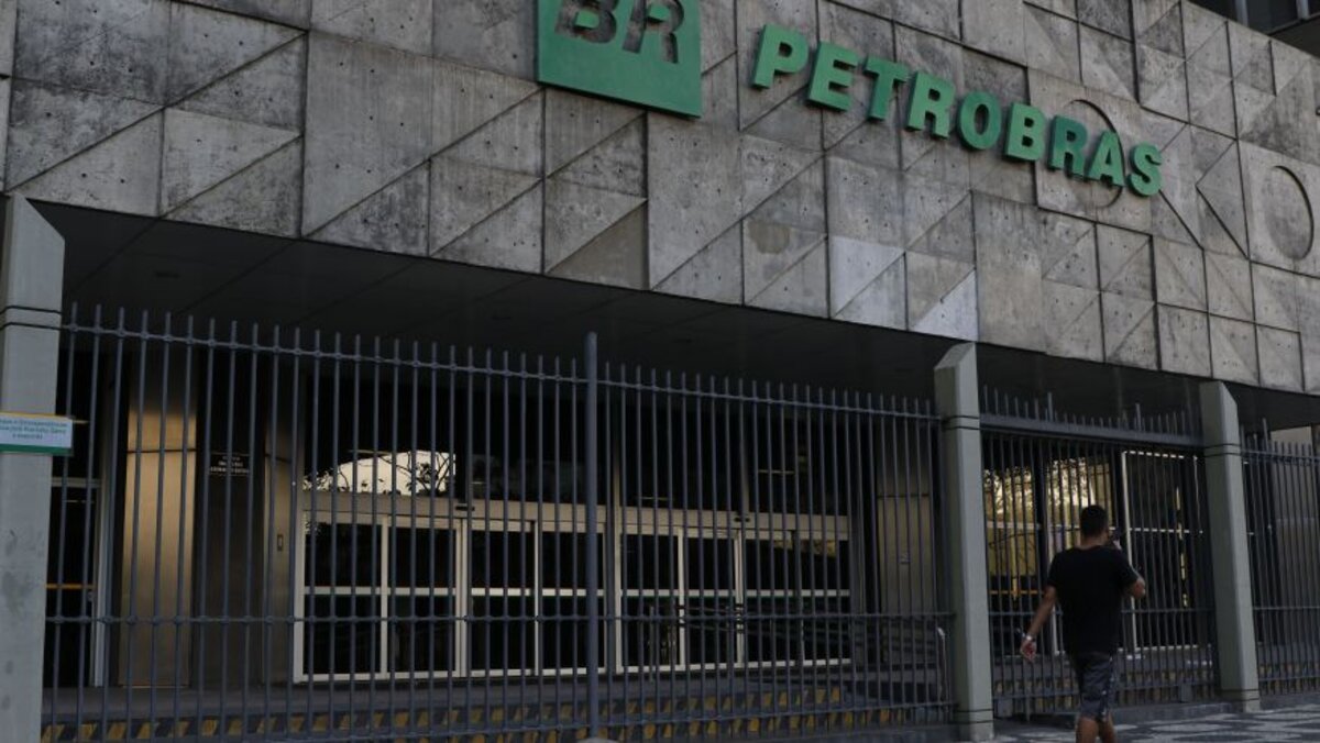 O processo de privatização da Lubnor não está saindo como o planejado pela Petrobras e, após a FUP se mobilizar contra a venda da refinaria, a Prefeitura de Fortaleza abriu uma ação contra o processo alegando a concessão de uma fatia da área do município