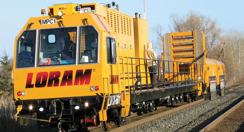O primeiro contrato full service da companhia ferroviária Rumo irá garantir que a empresa de logística e tecnologia Loram ofereça serviços de operação e manutenção no setor ferroviário, mais especificamente na malha entre os estados de Mato Grosso e São Paulo.