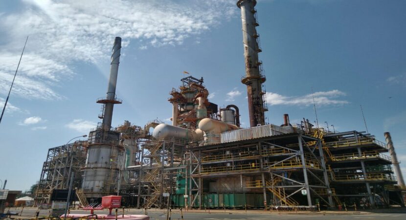 O mais novo projeto de construção de uma usina de produção e processamento de diesel na refinaria Replan será comandado pela Toyo Setal e utilizará cadeia produtiva mais sustentável, com baixa emissão de carbono em todo o processo.