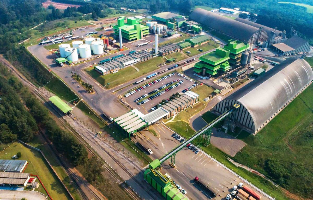 Nova usina da empresa BSBIOS tornará Porto Alegre autossuficiente na produção de etanol. Com a instalação da fábrica e da nova usina, o estado se tornará independente na fabricação do produto e também trará a geração de milhares de empregos.