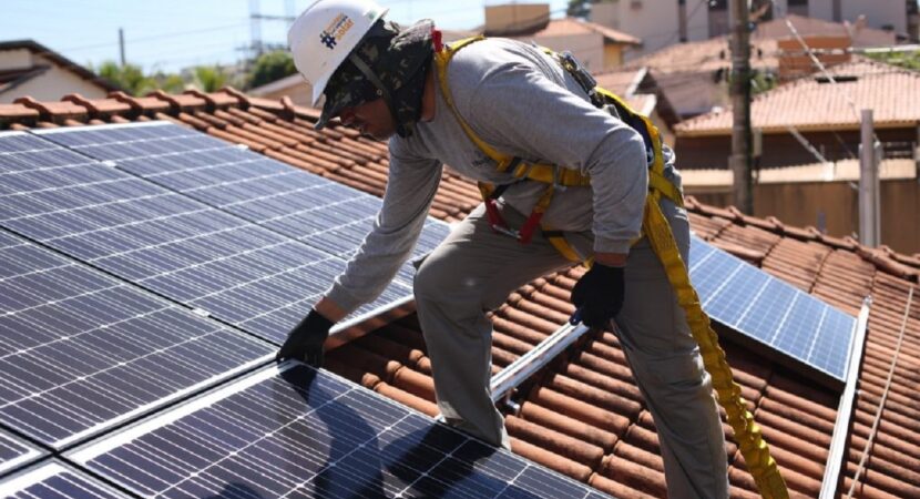 Cetam oferece 200 vagas em curso gratuito de instalador de painéis solares