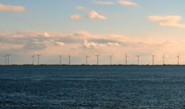 As novas notícias para o setor de energia eólica offshore e hidrogênio são animadoras para o país, já que a EDF Renewables planeja investir em projetos para a sessão. A empresa está focada em aumentar o campo de energia renovável brasileiro.