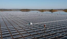 EDP inaugura usina solar flutuante com 12 mil painéis solares