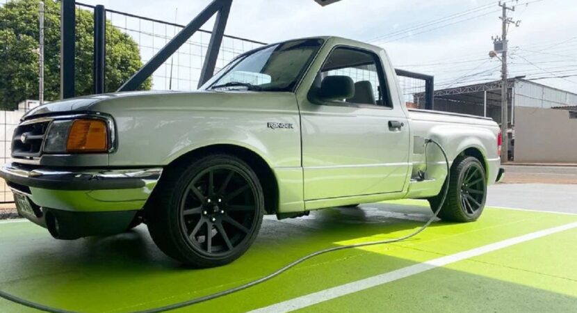 Brazilian electrical engineer turns Ford Ranger 95 into a 100% electric vehicle