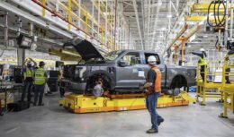 Mesmo após encerrar produção no Brasil, multinacional Ford mantém tecnologia para desenvolver carros elétricos no país