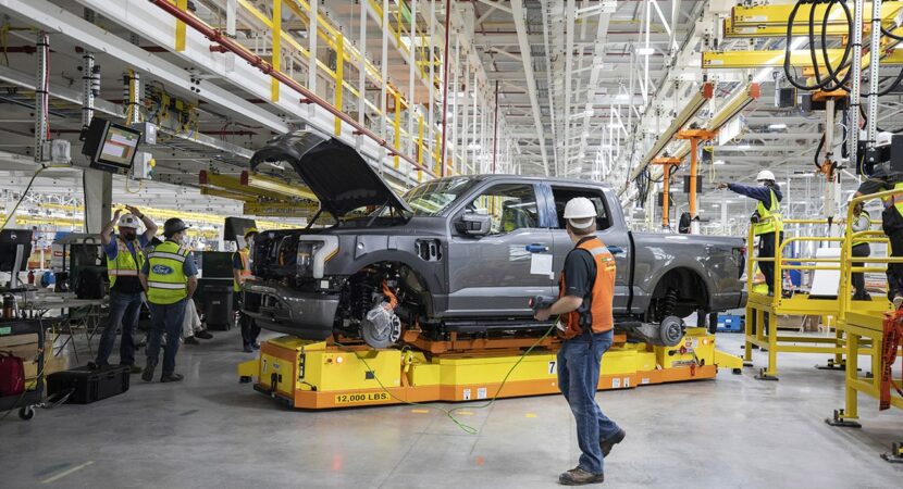 Mesmo após encerrar produção no Brasil, multinacional Ford mantém tecnologia para desenvolver carros elétricos no país