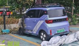 Wuling Hongguang Mini EV pega fogo enquanto carregava - carro elétrico - carro chinês - China