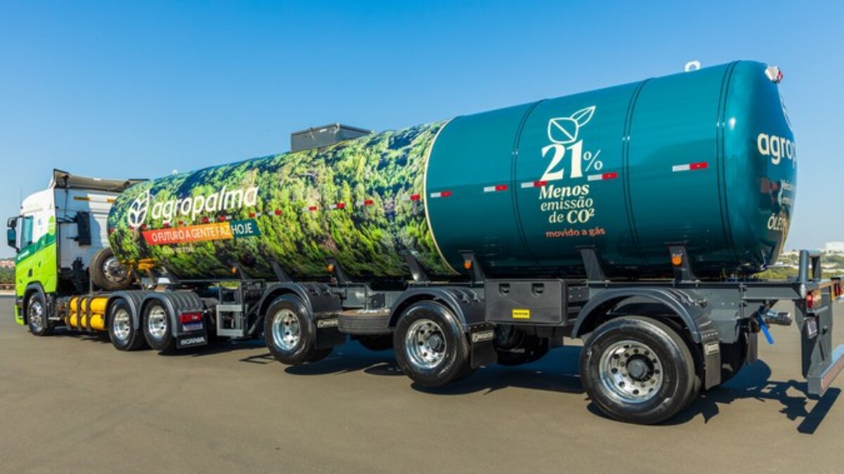 A companhia Agropalma decidiu fazer um novo investimento em caminhão movido a gás para economizar mais de R$ 500 mil reais O caminhão a gás pode gerar uma economia de R$ 220 mil por ano e ajudará o meio ambiente, um dos pilares da empresa.