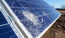 Painéis solares com defeito podem deixar brasileiros milionários em breve; mercado de reciclagem no setor já engatinha