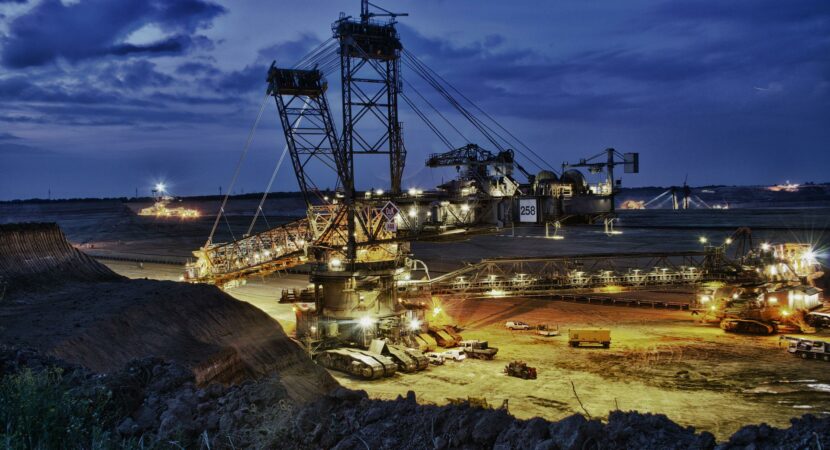 Inúmeras empresas de mineração em Minas Gerais (MG) divulgaram vagas de emprego sem experiência nesta semana! Cidades com processos seletivos são: Caeté, Santa Bárbara, Juiz de Fora, Belo Horizonte (BH), Barão de Cocais - Canva