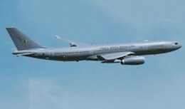 Após a espera dos serviços de manutenção e pintura, a Força Aérea Brasileira (FAB) deverá receber o avião Airbus A330, comprado da Azul Linhas Aéreas, durante o fim do mês de julho, na Base Aérea de Galeão, localizada no estado do Rio de Janeiro.