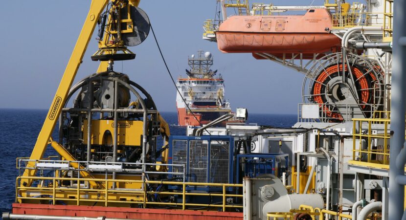 Rio de Janeiro (RJ) tem mais de 250 vagas de emprego offshore para área de óleo e gás. Algumas empresas que estão contratando são: SBM, Perbras, Oceânica e Ocyan - Fonte: Pixabay