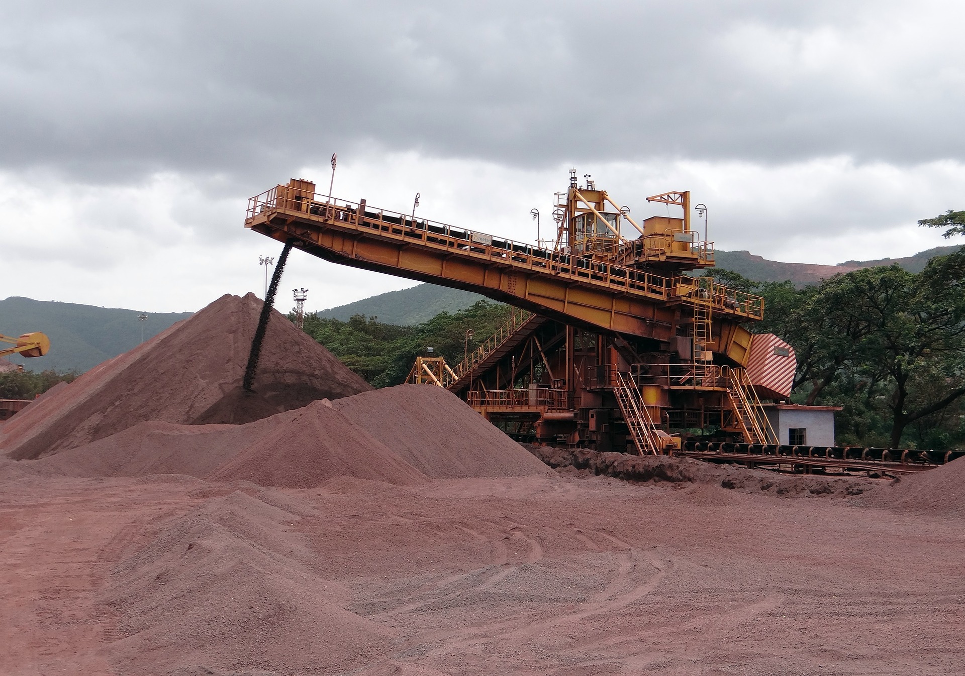 Commodity: Ações da Vale (VALE3), CSN Mineração (CMIN3), Gerdau (GGBR4) e outras empresas da mineração despencam após queda do ferro e aço pela metade em um ano! - Fonte: Pixabay
