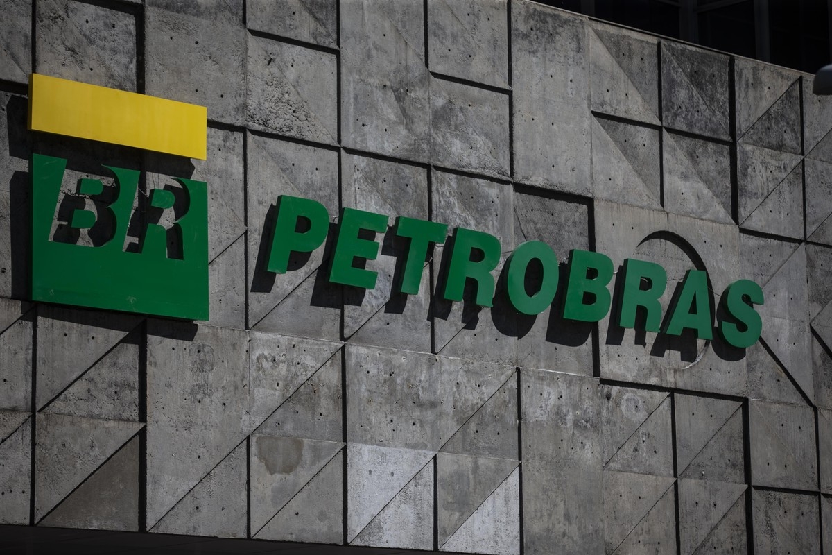 Procurando garantir mais confidencialidade e segurança nas negociações, a Petrobras acaba de anunciar a prorrogação dos prazos para que os investidores manifestem interesse na venda de três refinarias de combustíveis localizadas no território nacional.