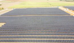 Âmbar Energia inaugura usina solar no interior de SP com 2.352 painéis solares