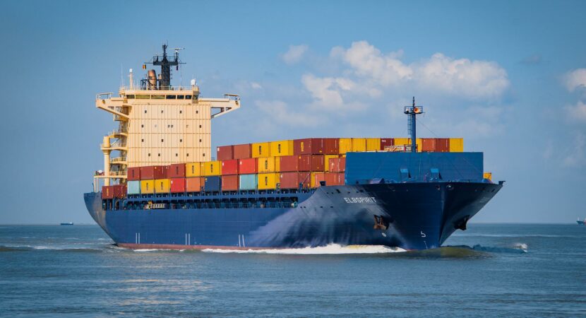 Multinacional Maersk, maior transportadora marítima do mundo, tem vagas de emprego no Brasil! Veja cidades, oportunidades e muito mais!
