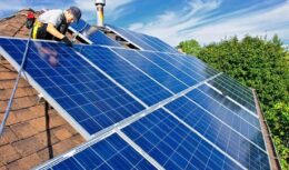 Pensa em instalar painéis solares em sua casa? Saiba que você tem menos de seis meses para fugir da ‘Taxação do sol’