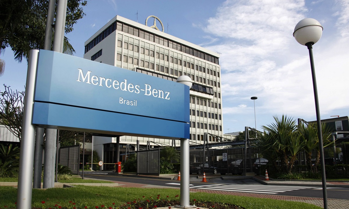3.600 pessoas perderão o emprego na fábrica da Mercedes-Benz em São Paulo.  A empresa também irá terceirizar parte da operação da fábrica - CPG Click  Petróleo e Gás
