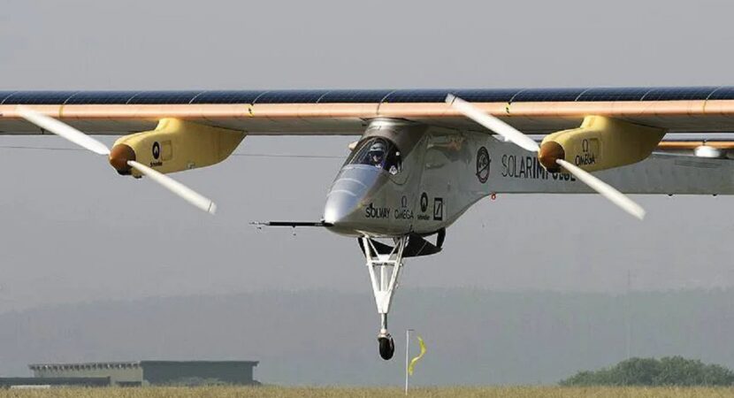 Impulse 2, o primeiro avião solar a dar a volta ao mundo, percorre 43 KM  sem gastar uma gota de combustível - CPG Click Petroleo e Gas