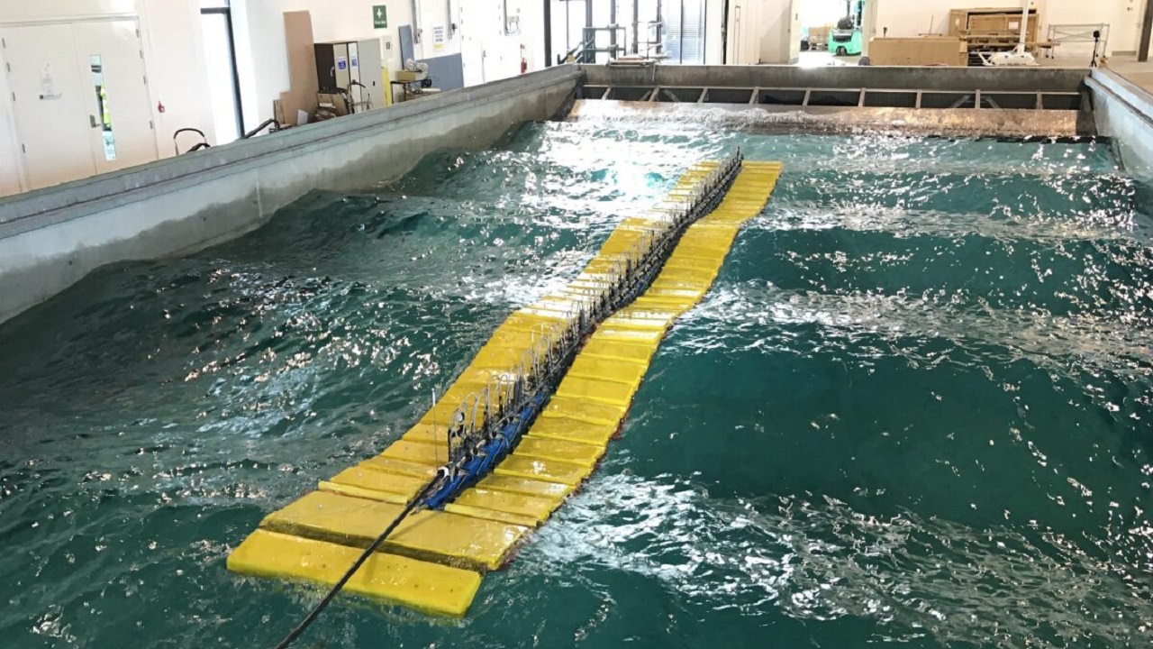 Plataforma flutuante produzida com plástico reciclável gera energia apenas com o movimento das ondas