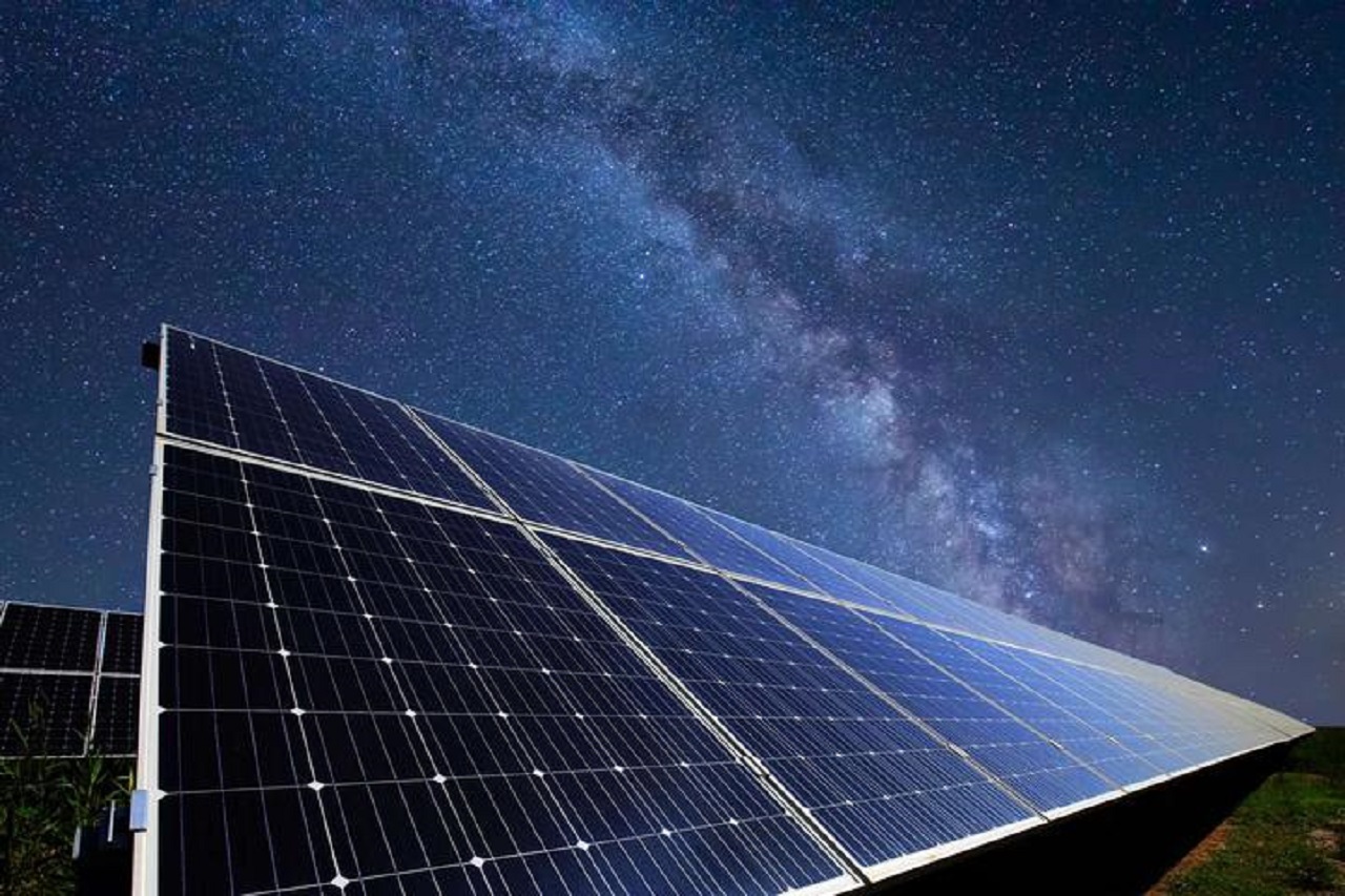 Cientistas criam sistema capaz de coletar energia solar 24 horas por dia, sete dias por semana, quebrando limites de qualquer dispositivo fotovoltaico disponível no mercado