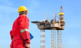Engeman announces dozens of offshore job openings for professionals in Macaé, Pernambuco and Minas Gerais