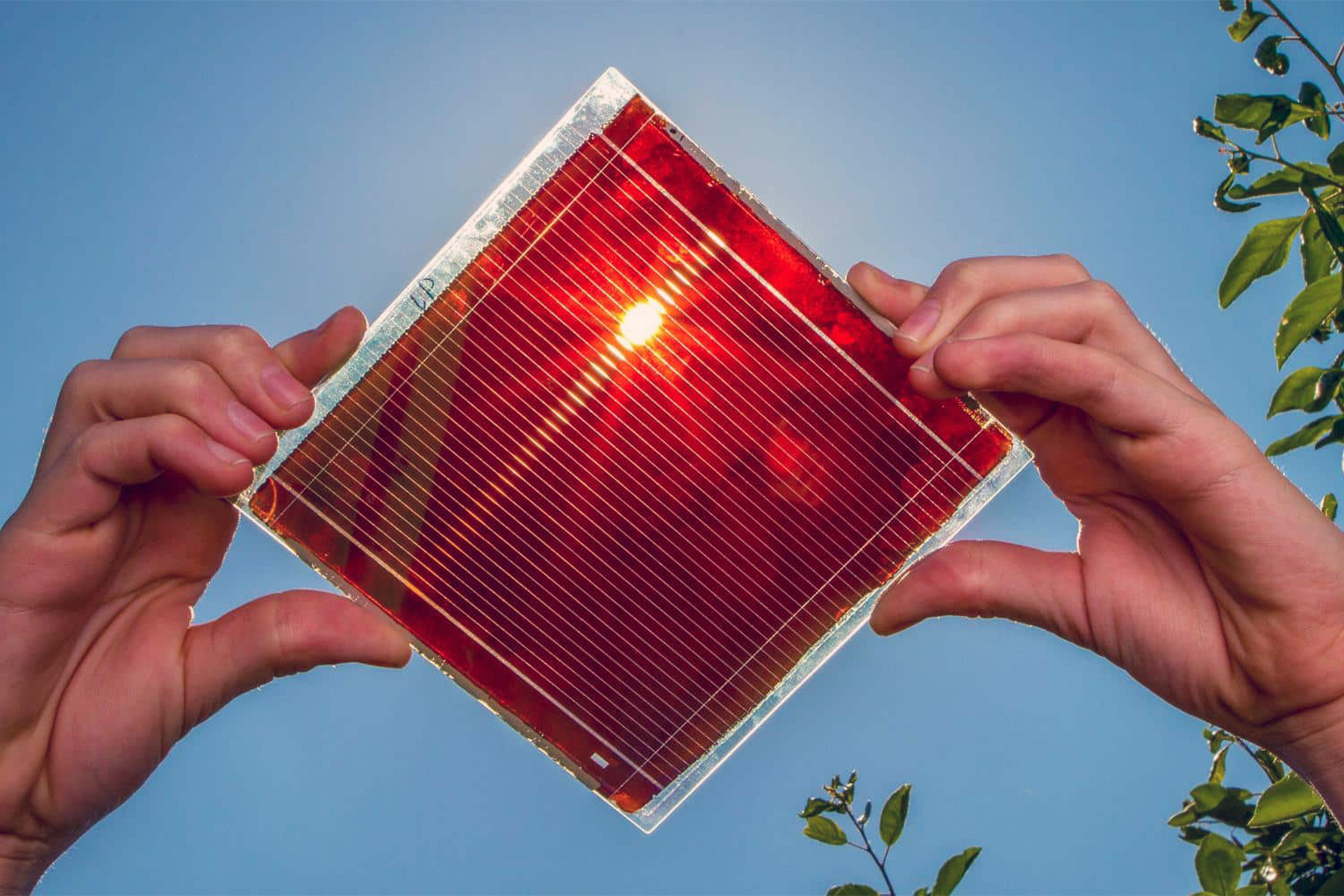 “Película Milagrosa” de perovskita revoluciona a geração de Energia Solar e ultrapassa barreira dos 30% de eficiência energética com células solares