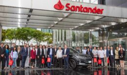 Chinesa BYD fecha parceria inédita com Santander para financiar carros elétricos através de plataforma 100% digital
