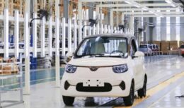 China bate novo recorde ao lançar o carro elétrico mais barato do mundo por apenas R$ 50 mil