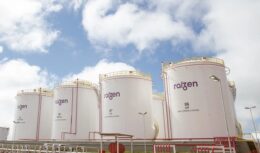 Raízen e Shell fecham acordo para construir cinco novas fábricas de etanol celulósico entre 2023 e 2027, ao custo de R$ 6 bilhões