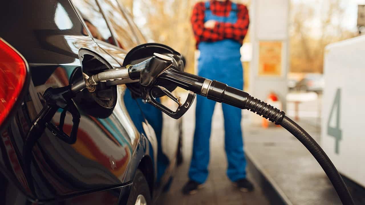 gasolina e o diesel ficarão mais baratos em 2023