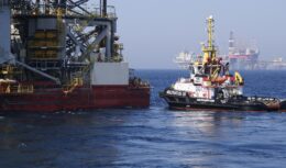 Trabalhar no exterior? Gigante do óleo e gás anuncia vagas offshore com contrato de 1 ano nos EUA, Canadá, Europa, Cingapura, Tailândia e outros países